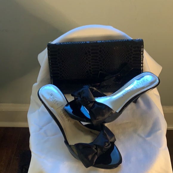 White House Black Market heels and wallet - Picture 4 of 8